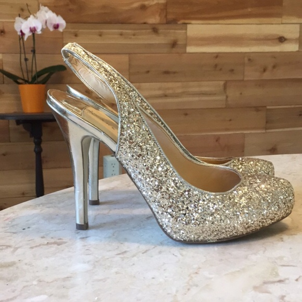 Ivanka Trump Gold glitter chrome heels sz 9